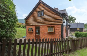 Caerau Farm House Holiday Cottage