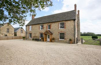 Shifford Manor Farm Holiday Cottage