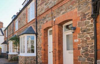 3 Lowerbourne Terrace Holiday Cottage