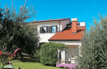 Dana Holiday Home