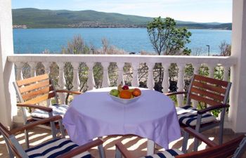 Nika Holiday Home