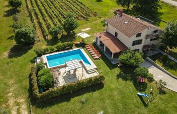 Villa Emanuela Holiday Home