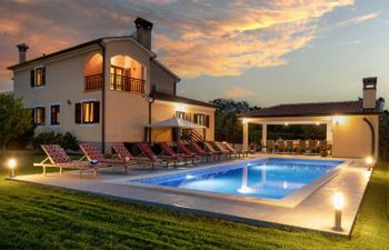 Villa Helena Holiday Home