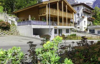 Chalet La Muntaniala Holiday Home