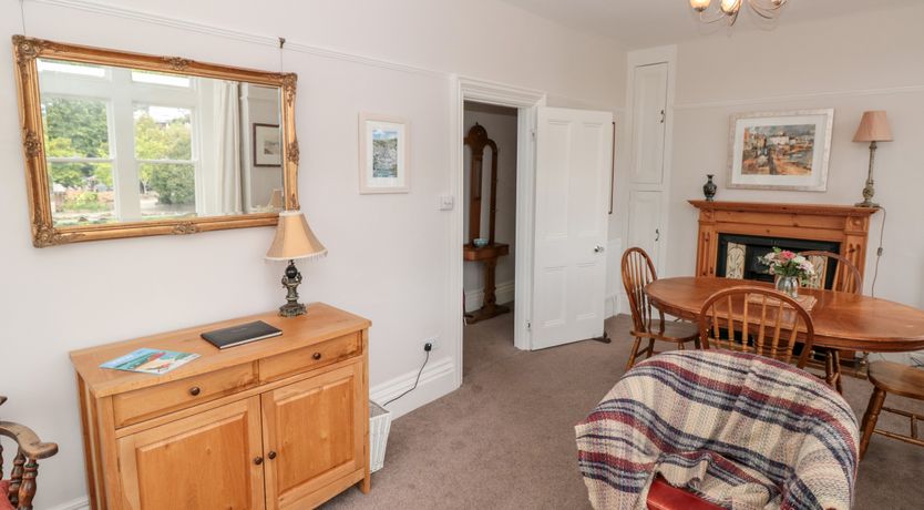 Photo of 2 York House