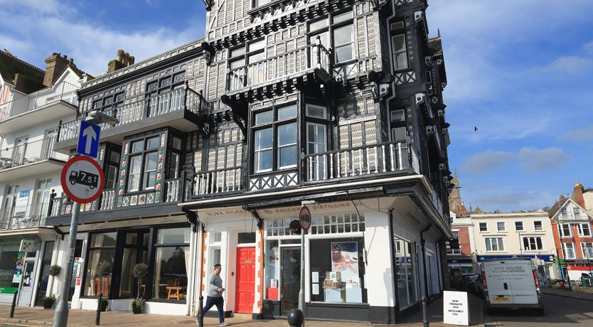Photo of 2 York House