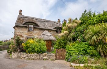 Sunnybank Thatch Holiday Cottage