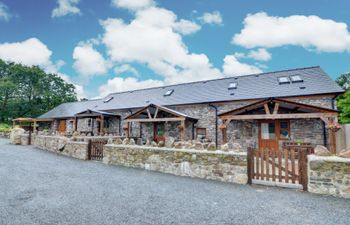 Pen-Llwyn-Teg Longhouse Holiday Cottage