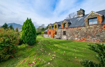 Cae Ceiniog Holiday Cottage