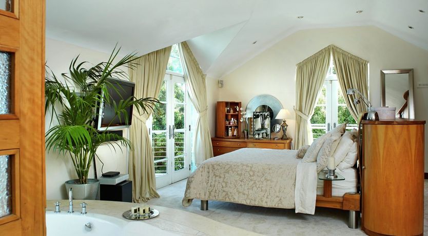 Photo of Hollywood Mansion Killiney