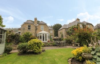 Red Squirrel Cottage, 5 Biddlestone Holiday Cottage