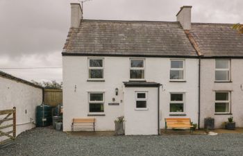 Bron Gadair Holiday Cottage