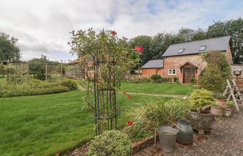 The Nest at the Round House Holiday Cottage