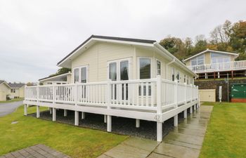 Cwtch Lodge 42 Holiday Home