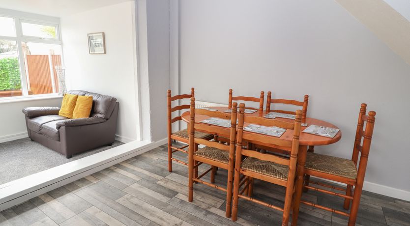 Photo of Ty Haf Summerhouse