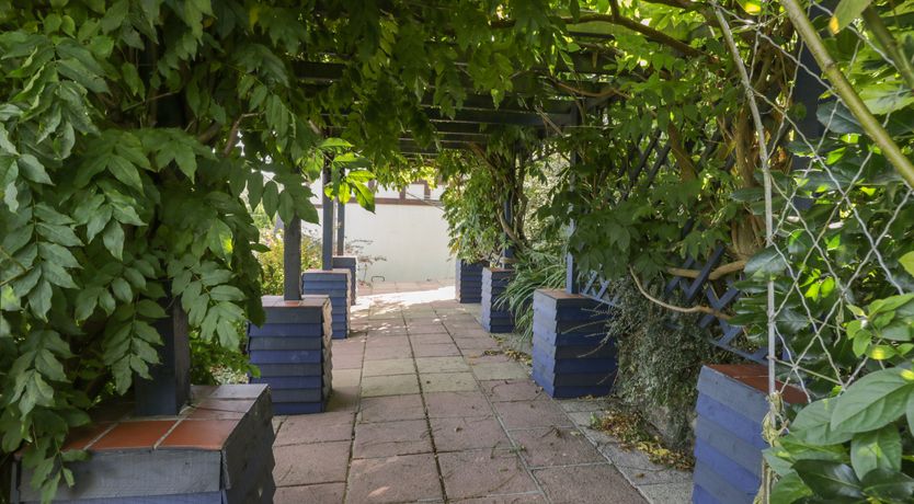 Photo of Tudor House