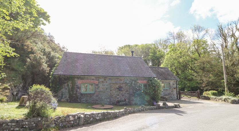 Photo of Glyn Yr Efail