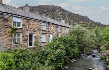 3 Barlwyd Terrace Holiday Home