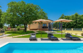 Villa Aniva Holiday Home