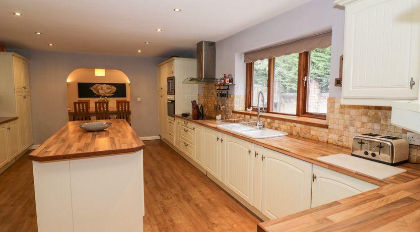 Photo of Meadowfall at Shatterford Lakes