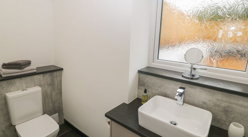 Photo of Tyddyn Sianel - Derw