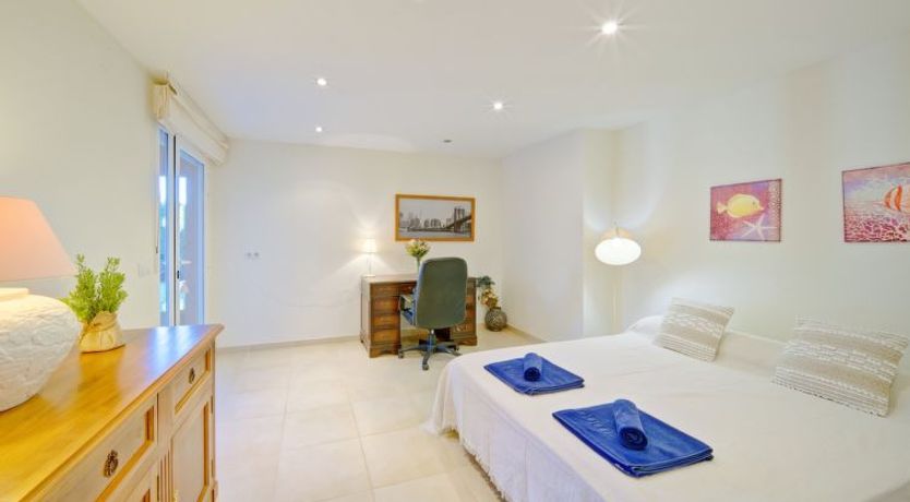 Photo of Chill Out on the Sea