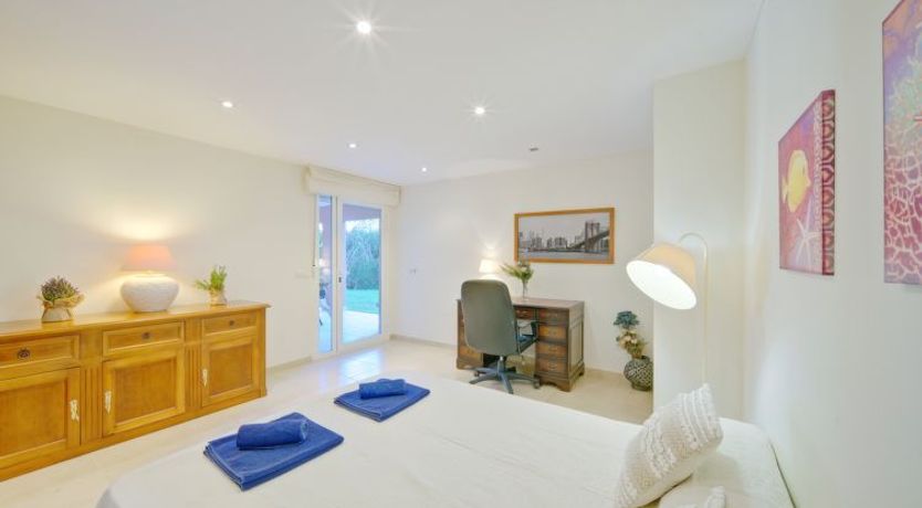 Photo of Chill Out on the Sea