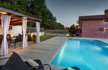 Villa Laura Holiday Home