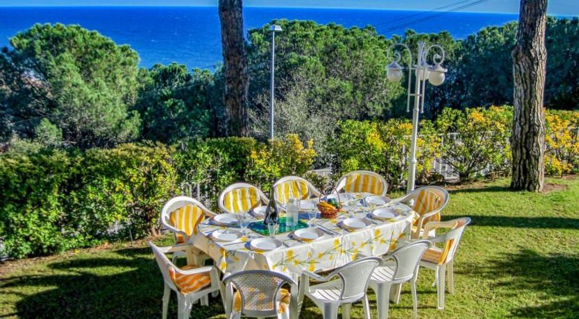 Photo of La Marina Blanca