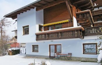 Pult Holiday Home