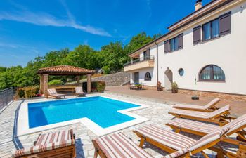 Villa Toni (OPA301) Holiday Home