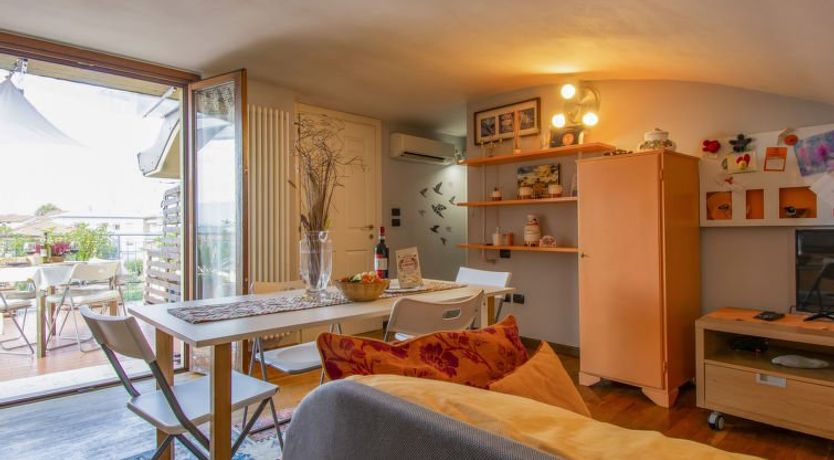 Photo of La Rondine (LUU280)