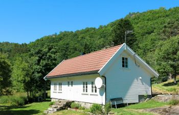 Nedregård Holiday Home