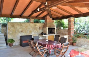 Renata Holiday Home