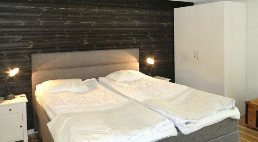 Photo of Kvisthån Idegranen