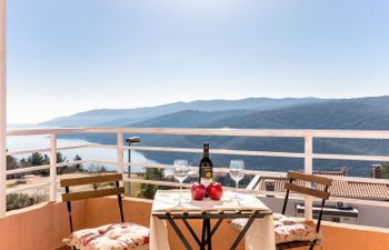 Stefano Holiday Home