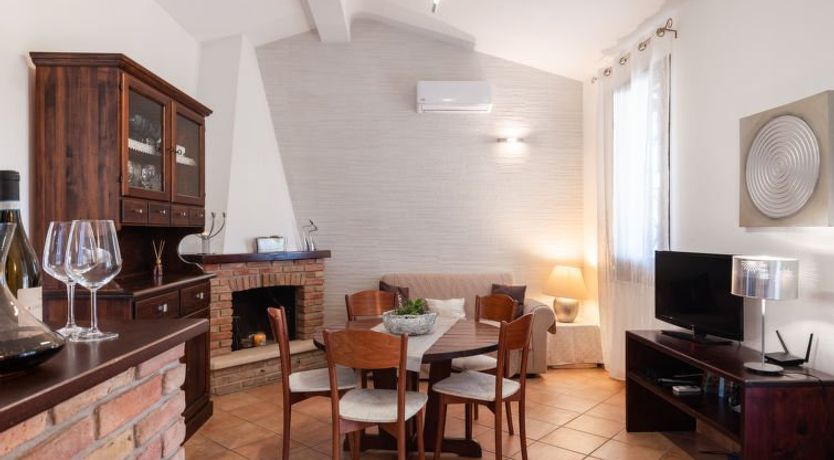 Photo of Nicole con Dependance