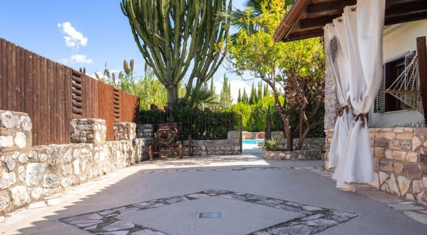 Photo of Nicole con Dependance