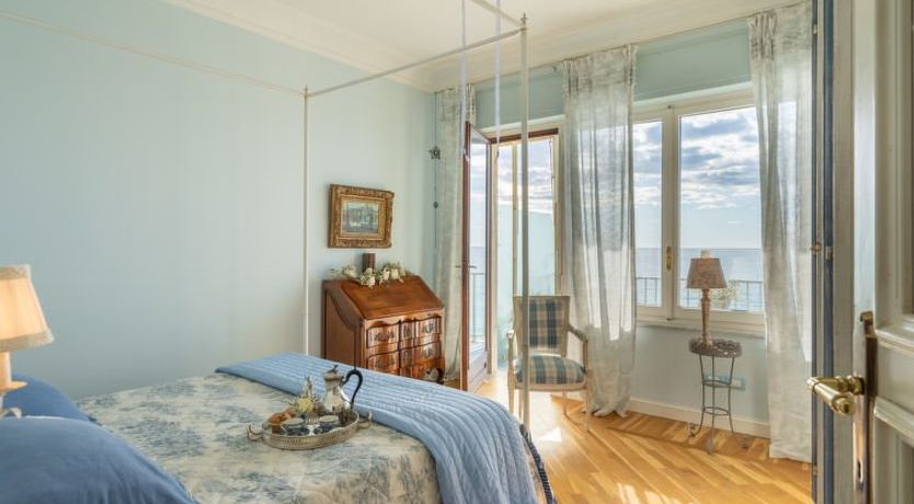 Photo of Pieds dans l'eau