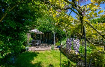 The Hill Holiday Cottage