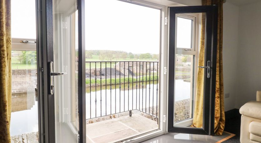 Photo of 6 Lock View