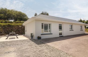 Coolnaharragill Lower Annexe Apartment
