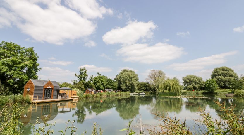 Photo of Oak Lodge At Bridge Lake Farm & Fishery