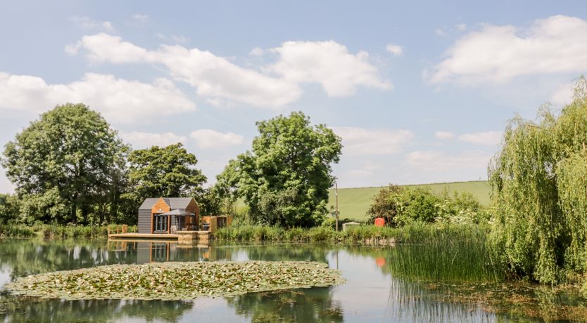 Photo of Oak Lodge At Bridge Lake Farm & Fishery