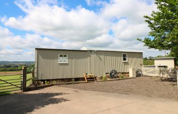 Shepherds Hut Holiday Cottage