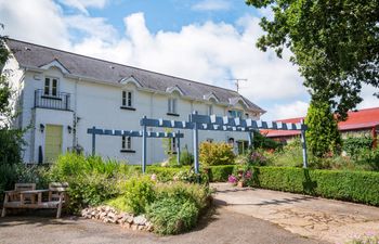 Ballyknocken Milking Parlour  Apartment