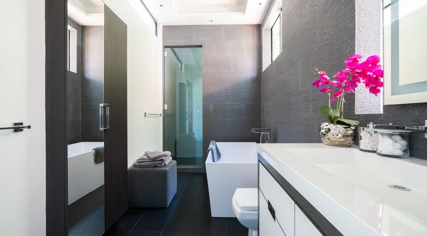 Photo of Hollywood Swinging