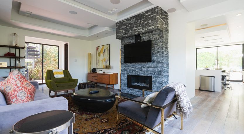 Photo of Hollywood Swinging