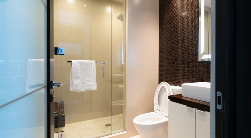 Photo of Hollywood Swinging