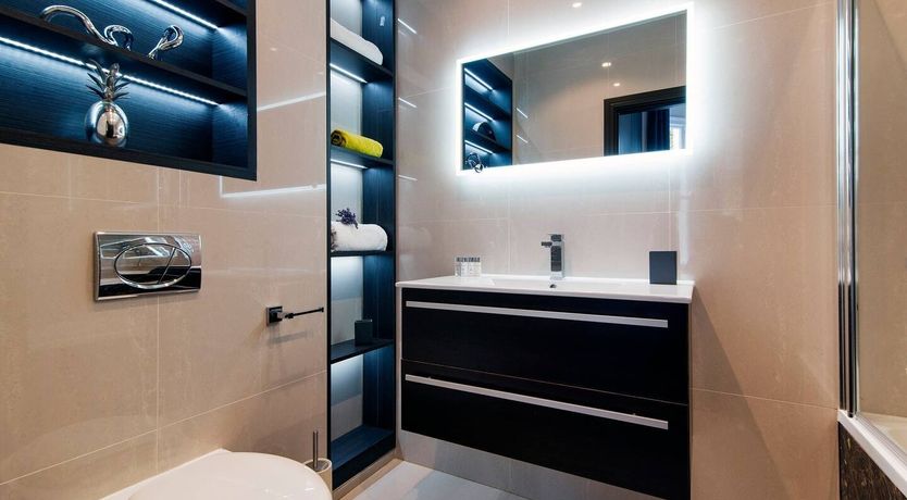 Photo of Holding Court